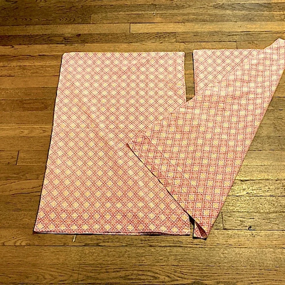 POTTERY BARN Teen Pink Floral Geometric Standard 30 x 19 in Pillowcases Set of 2